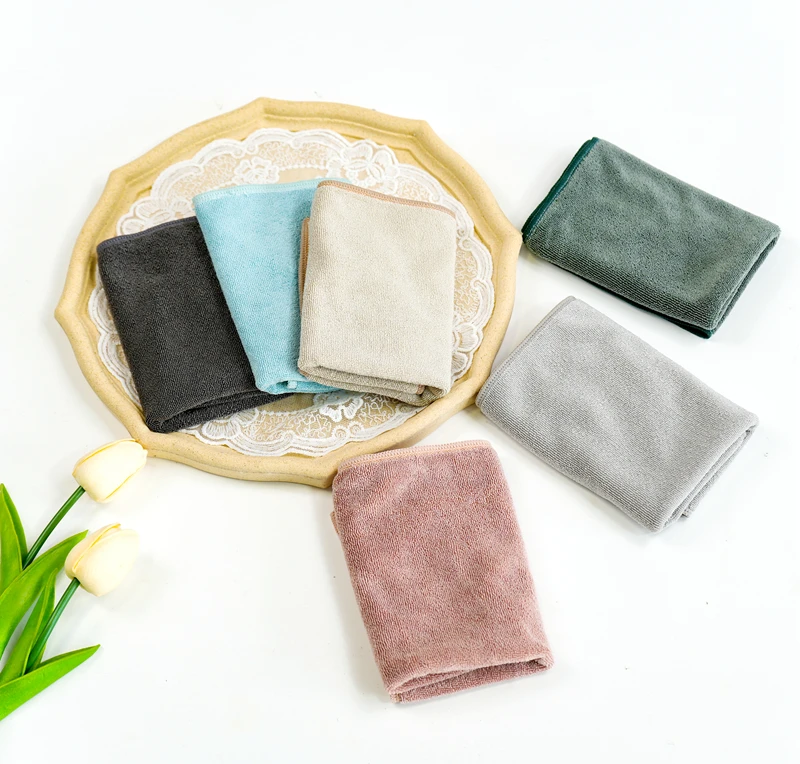 Microfiber cleaning towel