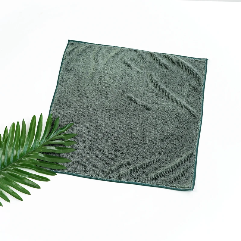 Twisted-loop Cleaning Towel