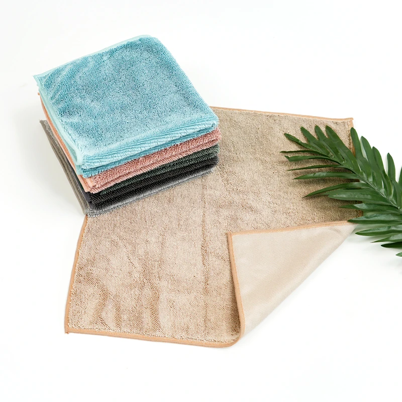 Twisted-loop Cleaning Towel