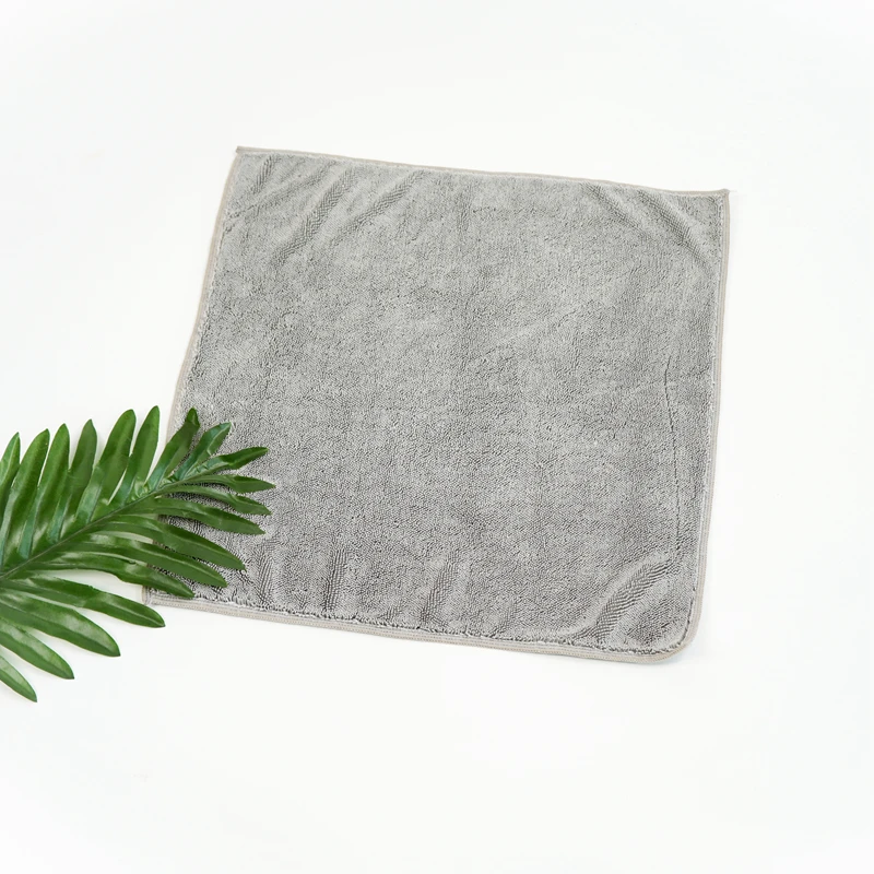 Twisted-loop Cleaning Towel