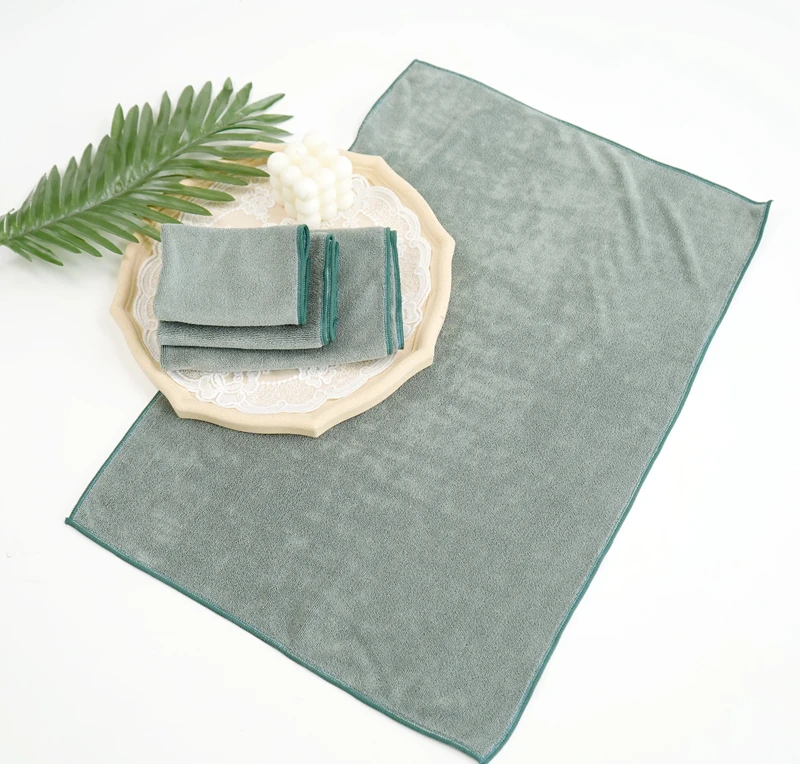 Microfiber cleaning towel